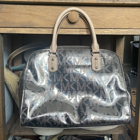 Purse - Picture 2 of 7